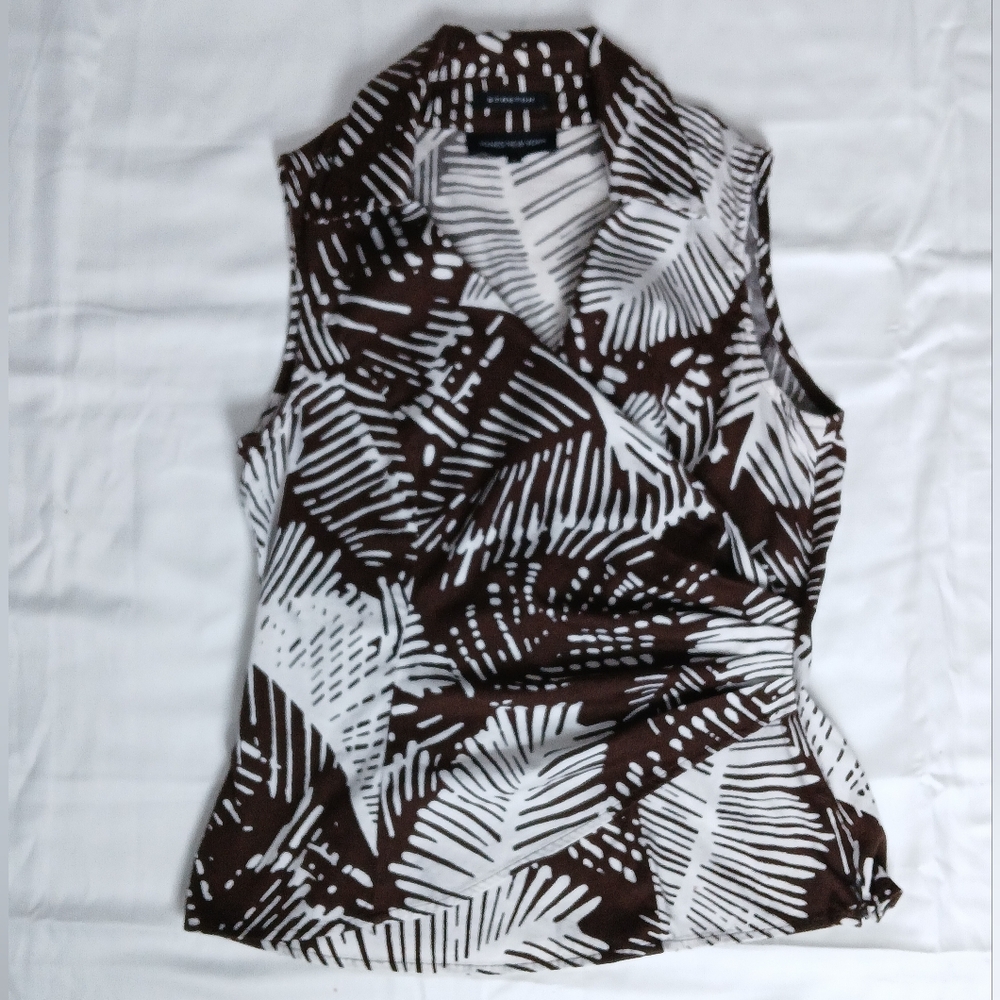 Jones New York Brown and White Sleeveless Wrap Blouse